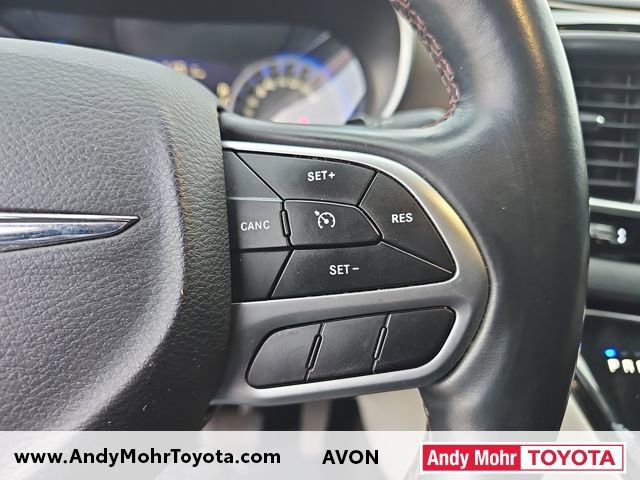 Used 2018 Chrysler Pacifica Touring-L Plus image 15