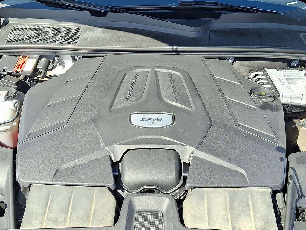 Used 2022 Porsche Cayenne S Platinum AWD/4WD image 27