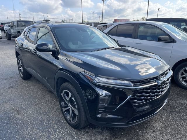 Used 2025 Chevrolet Trax RS FWD image 13