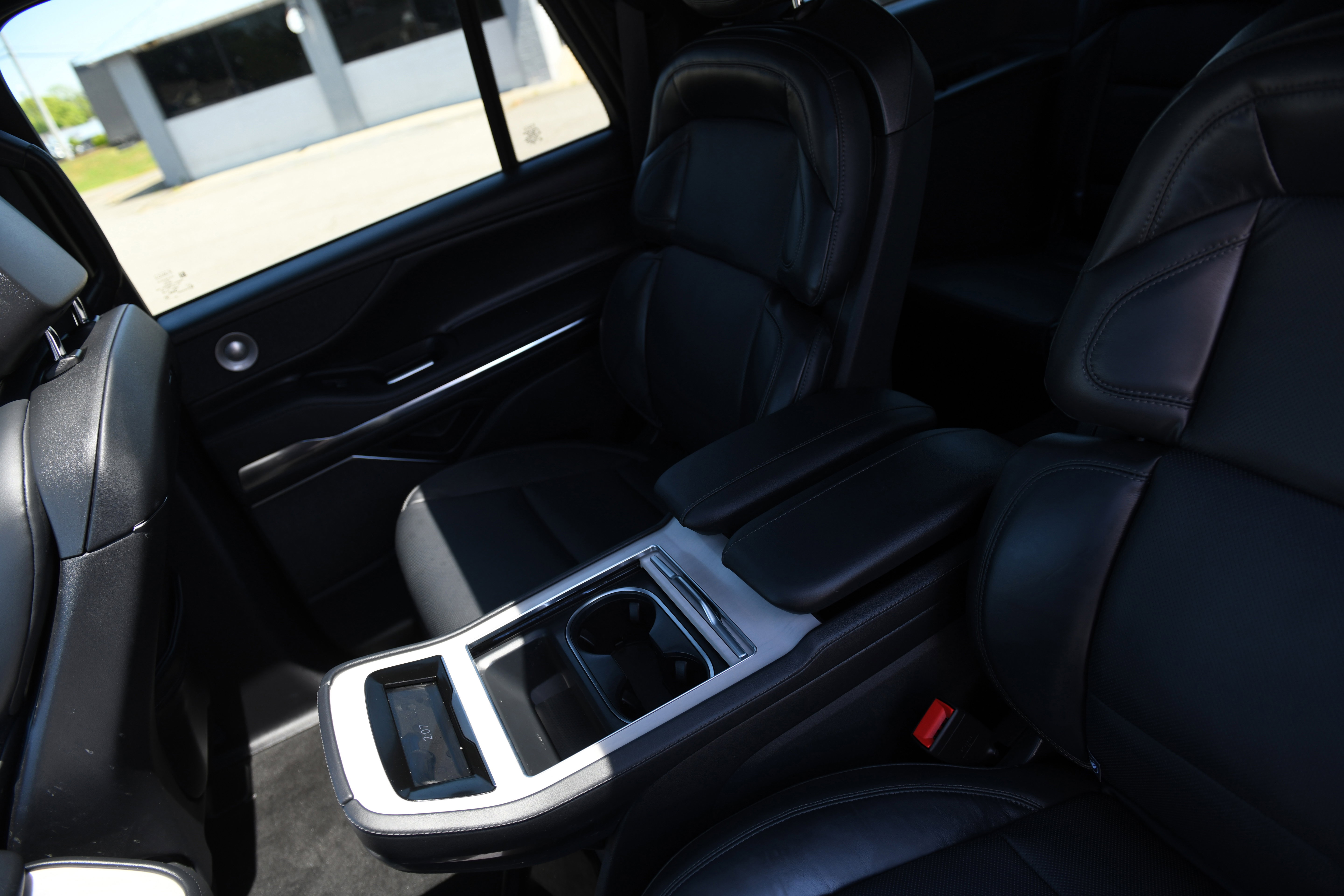 Used 2025 Lincoln Navigator Reserve w/ Jet Appearance Package image 23