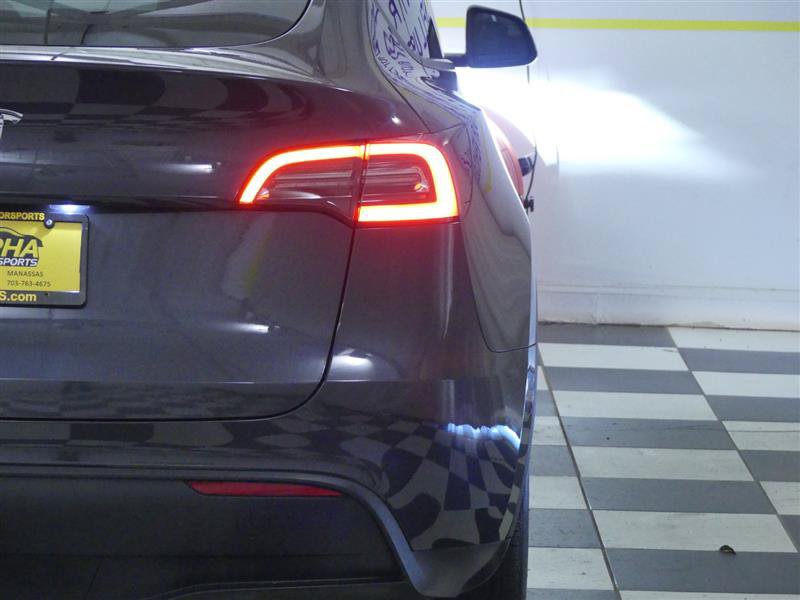 Used 2024 Tesla Model Y Long Range RWD image 29