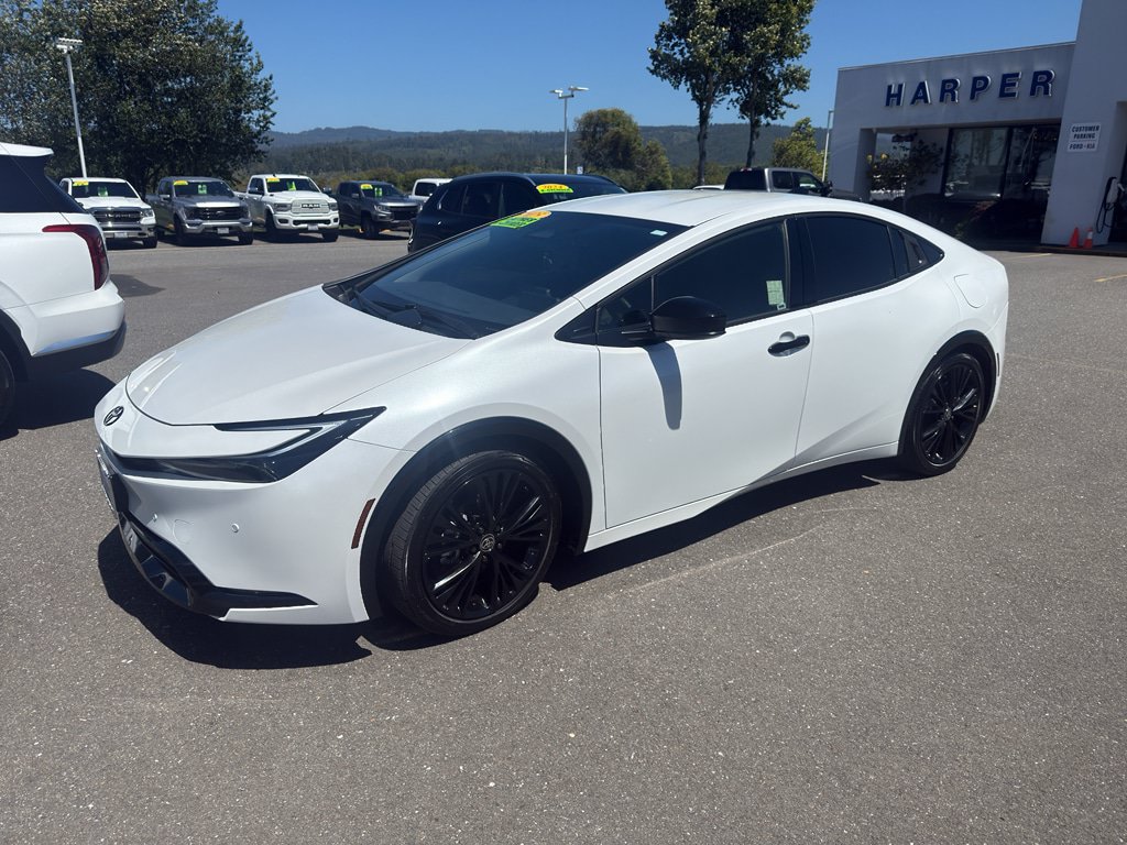Used 2025 Toyota Prius FWD image 21