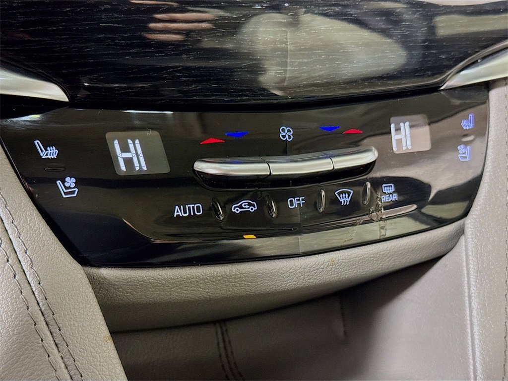 Certified 2024 Cadillac XT6 Premium Luxury image 14