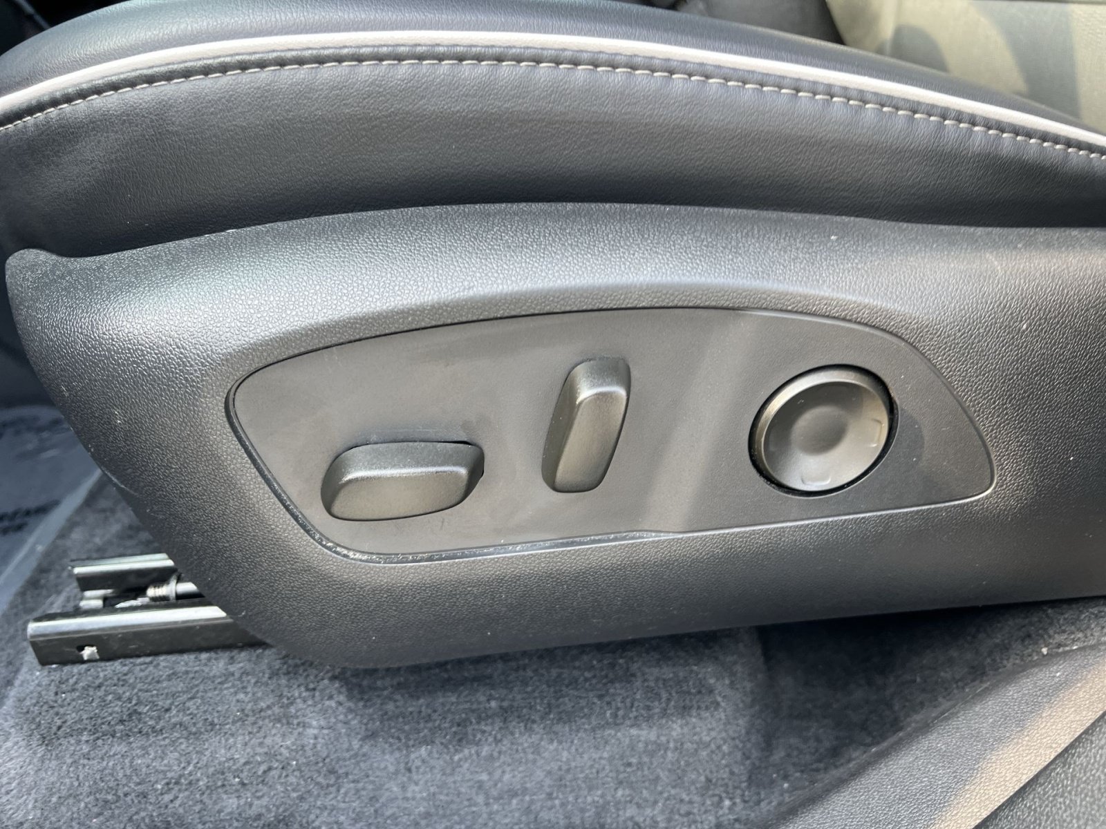 Used 2025 Buick Enclave Preferred AWD/4WD image 14