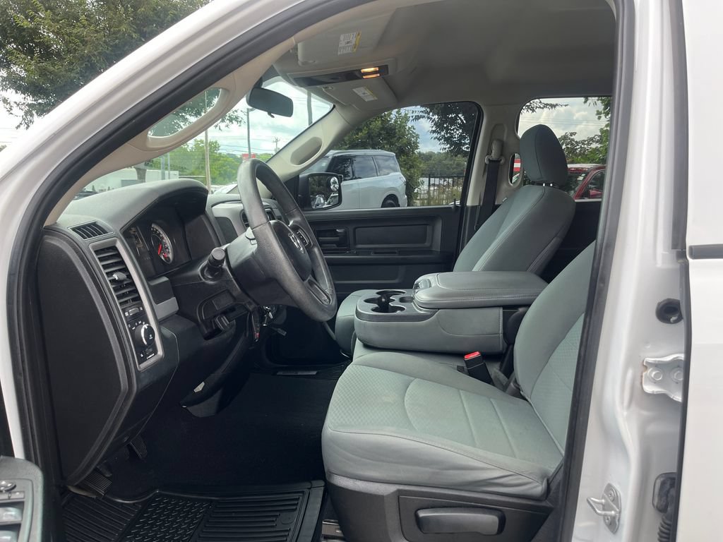 Used 2018 RAM 1500 Express w/ Express Value Package AWD/4WD image 9