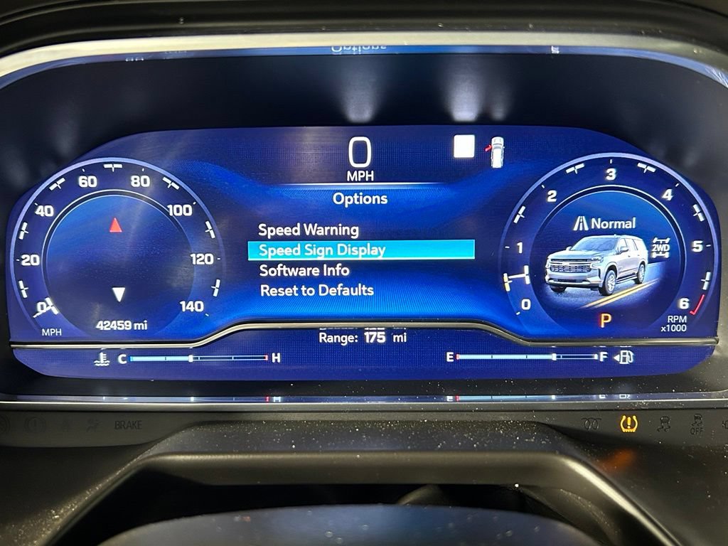 Used 2023 Chevrolet Suburban Premier AWD/4WD image 23