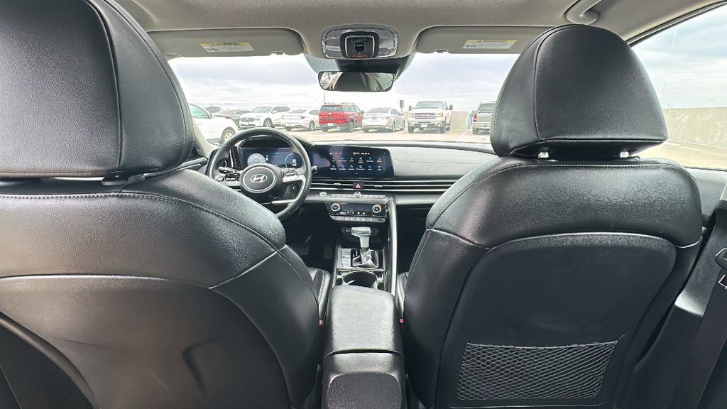 Used 2025 Hyundai Elantra Limited FWD image 30
