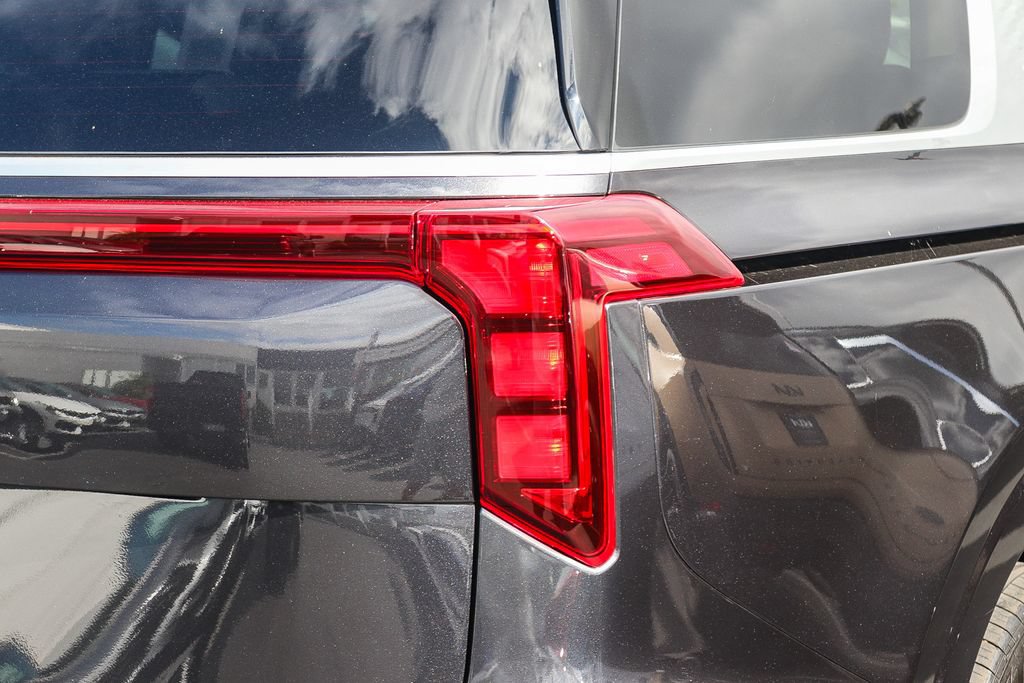 Certified 2026 Kia Carnival EX FWD image 7