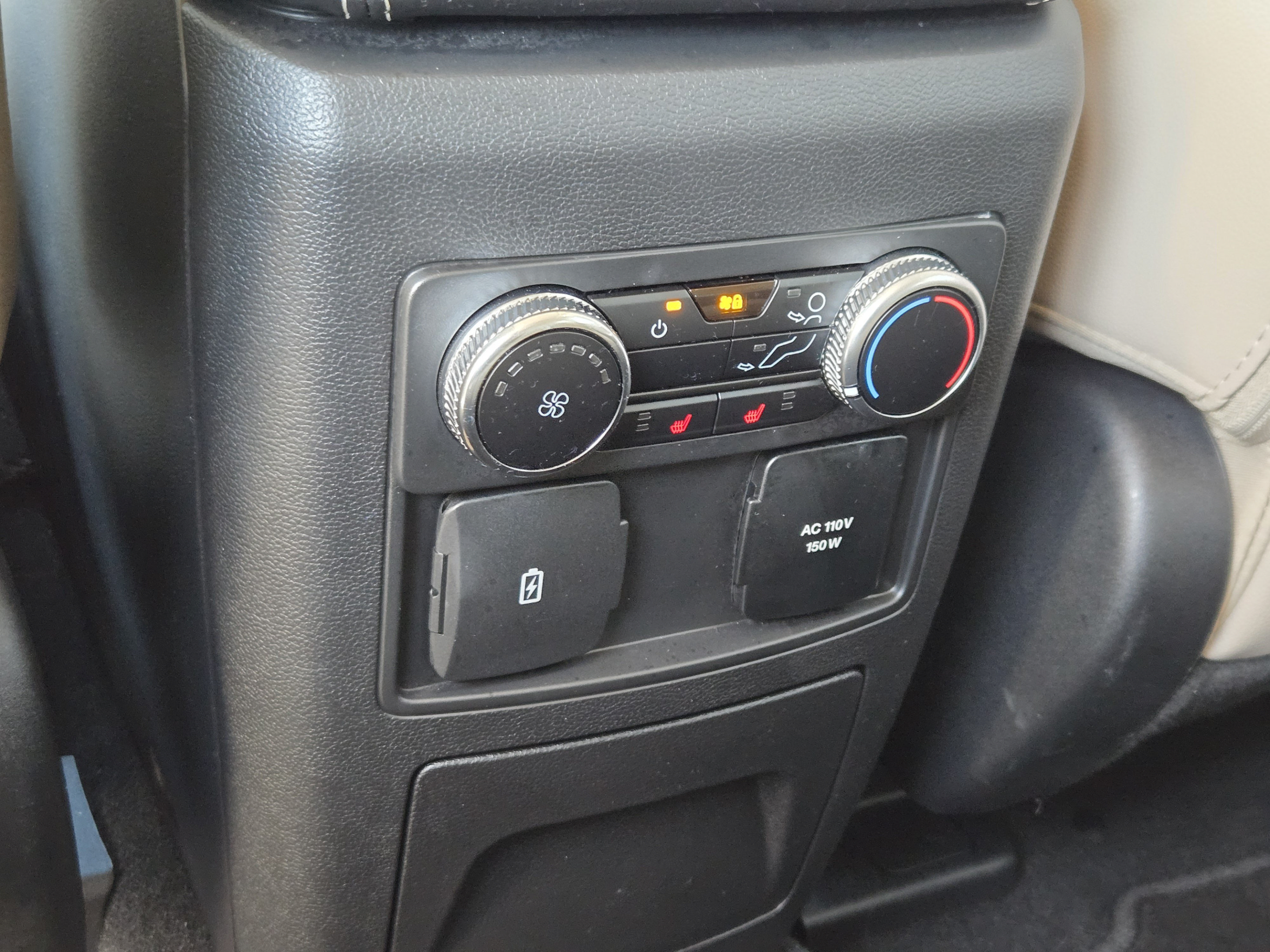 Used 2023 Ford Explorer Limited w/ Limited Technology Package RWD image 24