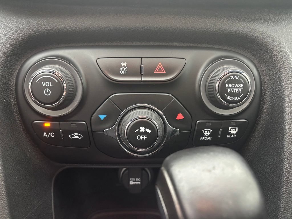Used 2016 Dodge Dart SXT w/ Rallye Appearance Group FWD image 5