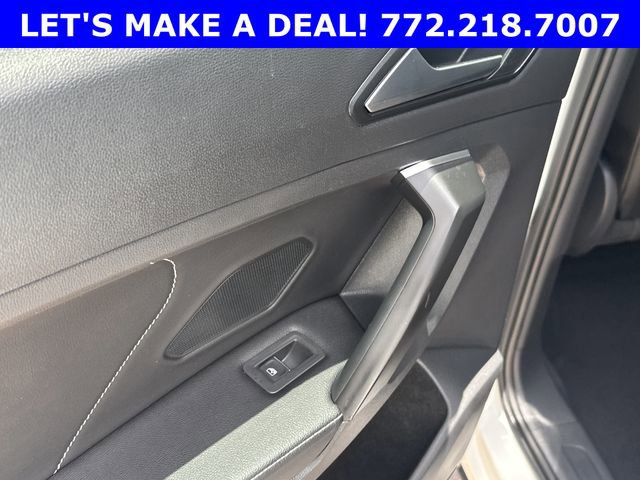 Certified 2022 Volkswagen Tiguan SE FWD image 13