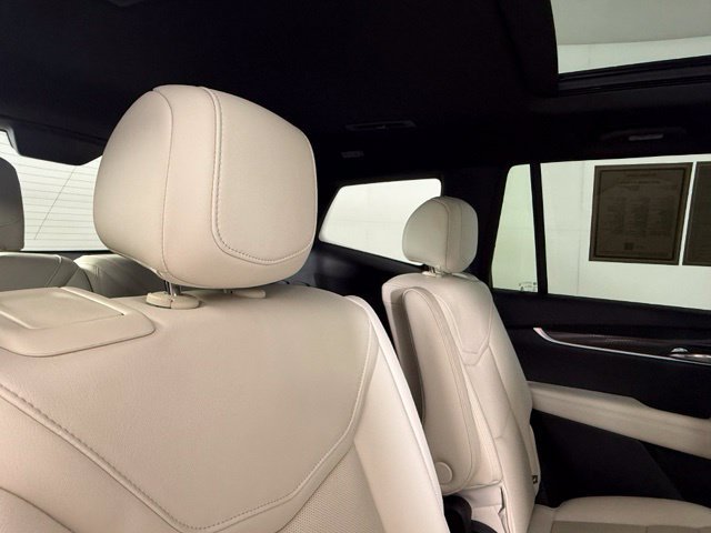 Used 2022 Cadillac XT6 Sport w/ Technology Package AWD/4WD image 31