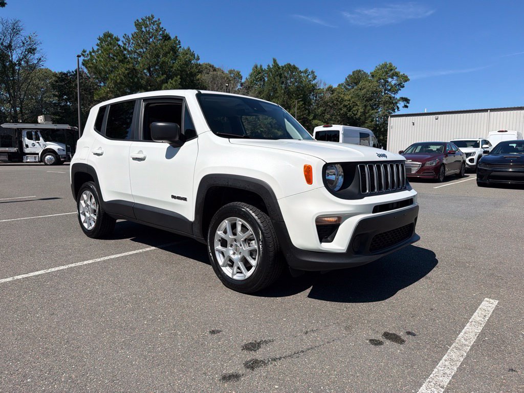 Used 2023 Jeep Renegade Latitude AWD/4WD image 4