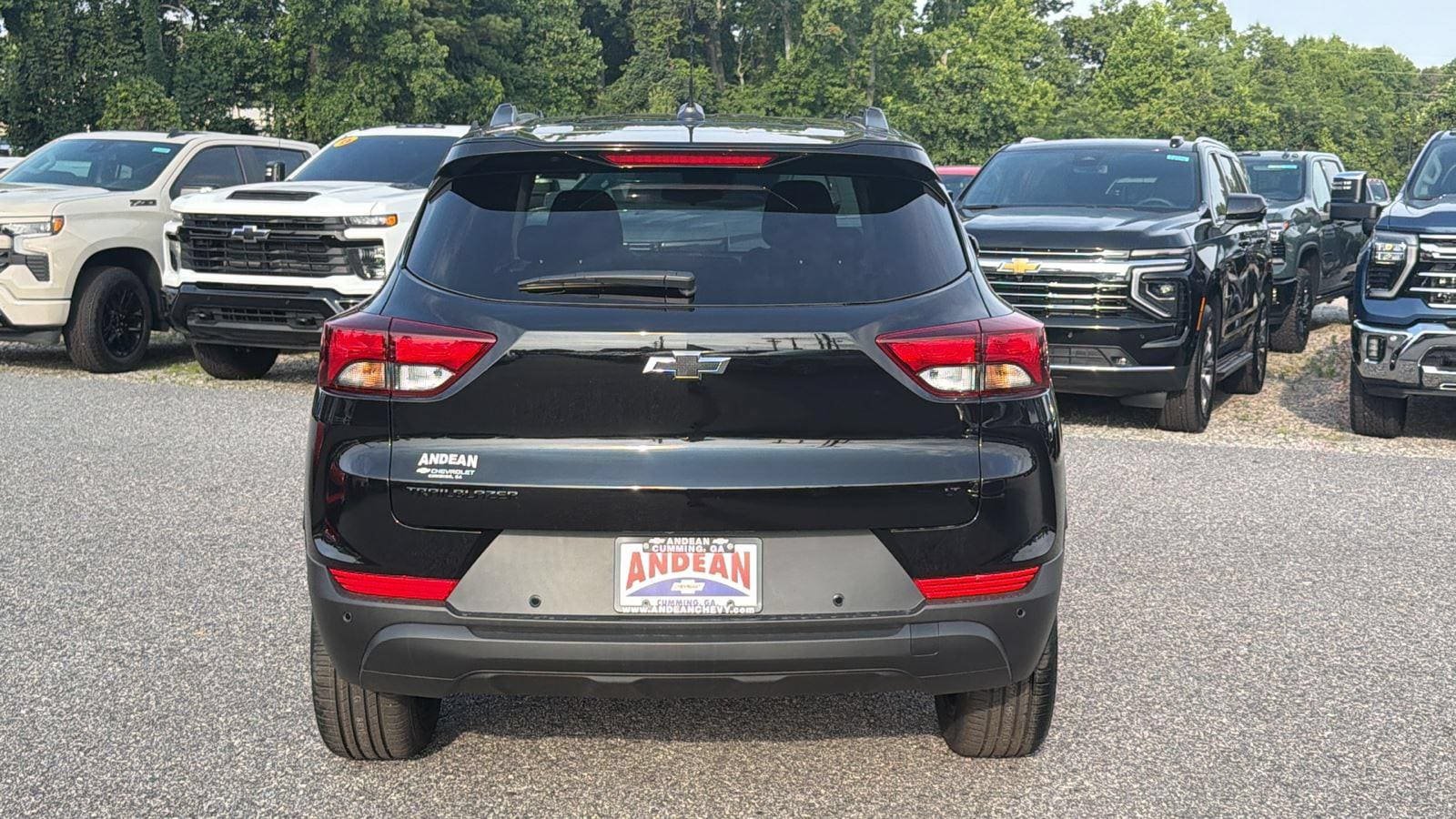 New 2026 Chevrolet TrailBlazer LT w/ Midnight Edition FWD image 9