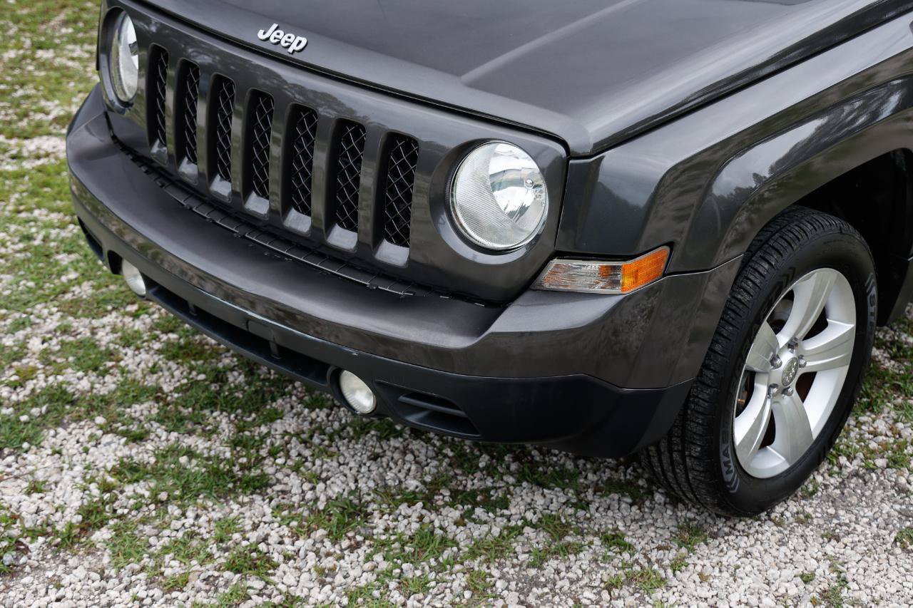 Used 2016 Jeep Patriot Latitude AWD/4WD image 23