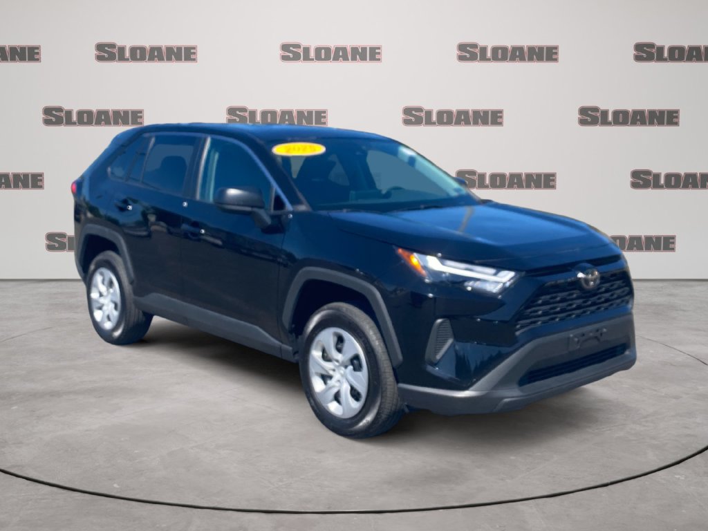 Used 2025 Toyota RAV4 LE AWD/4WD image 7
