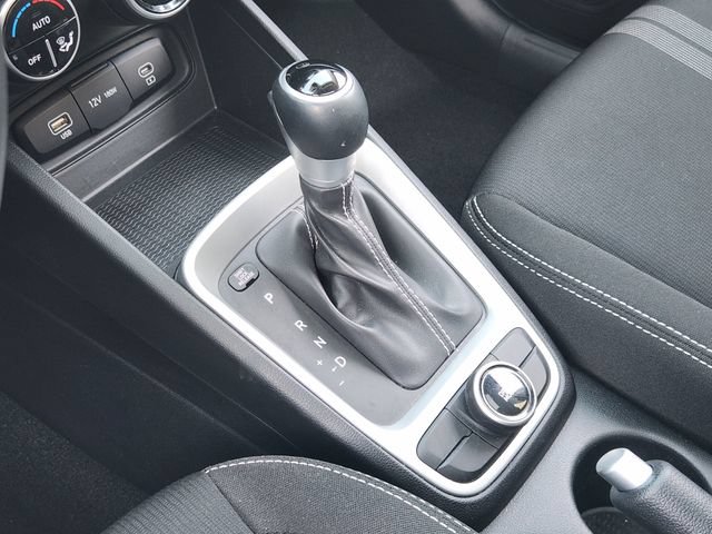 Certified 2025 Hyundai Venue SEL FWD image 14