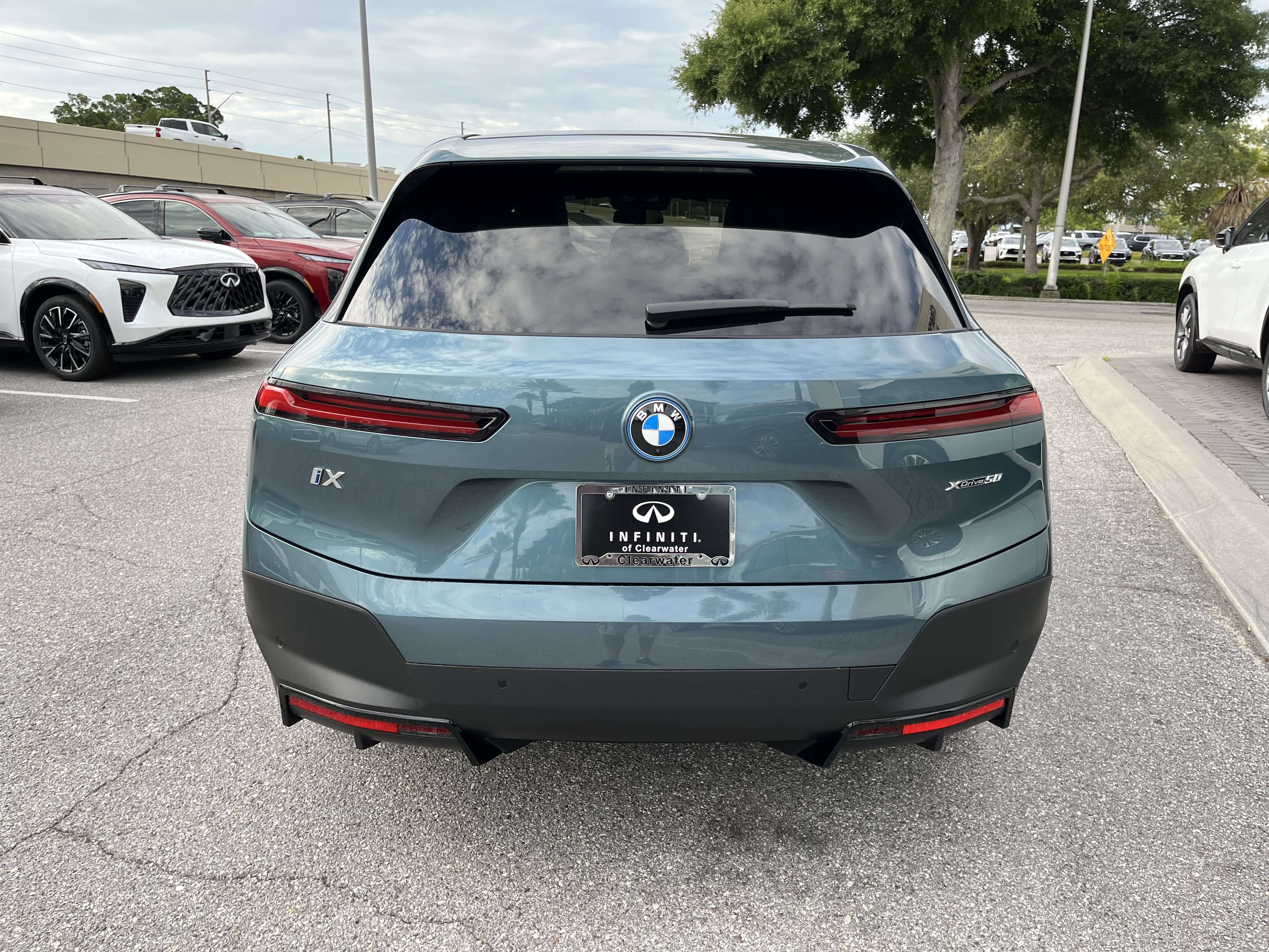 Used 2025 BMW iX xDrive50 AWD/4WD image 8