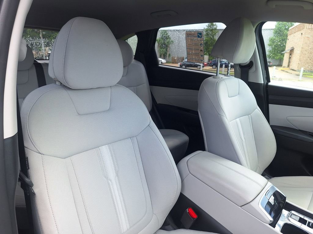 Used 2025 Hyundai Tucson SEL FWD image 29