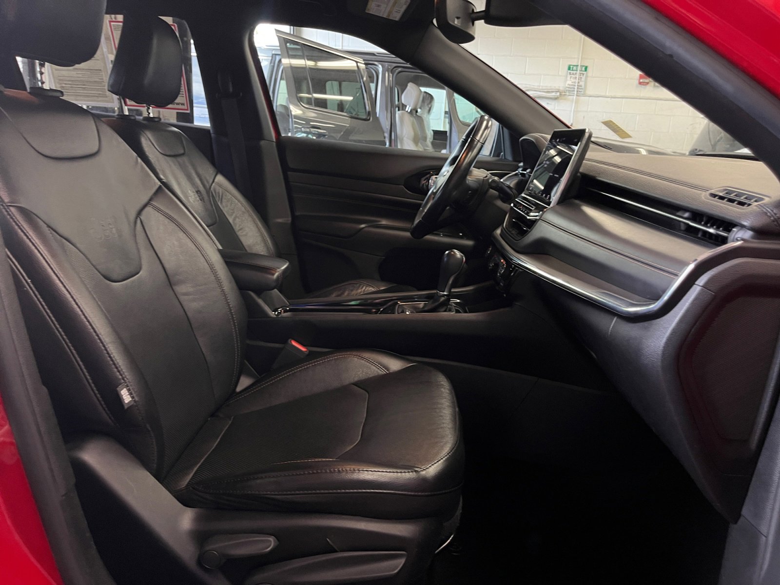 Used 2022 Jeep Compass Limited image 26