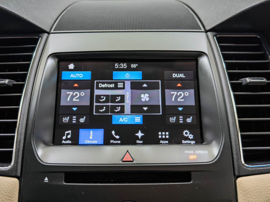 Used 2016 Ford Taurus Limited image 36