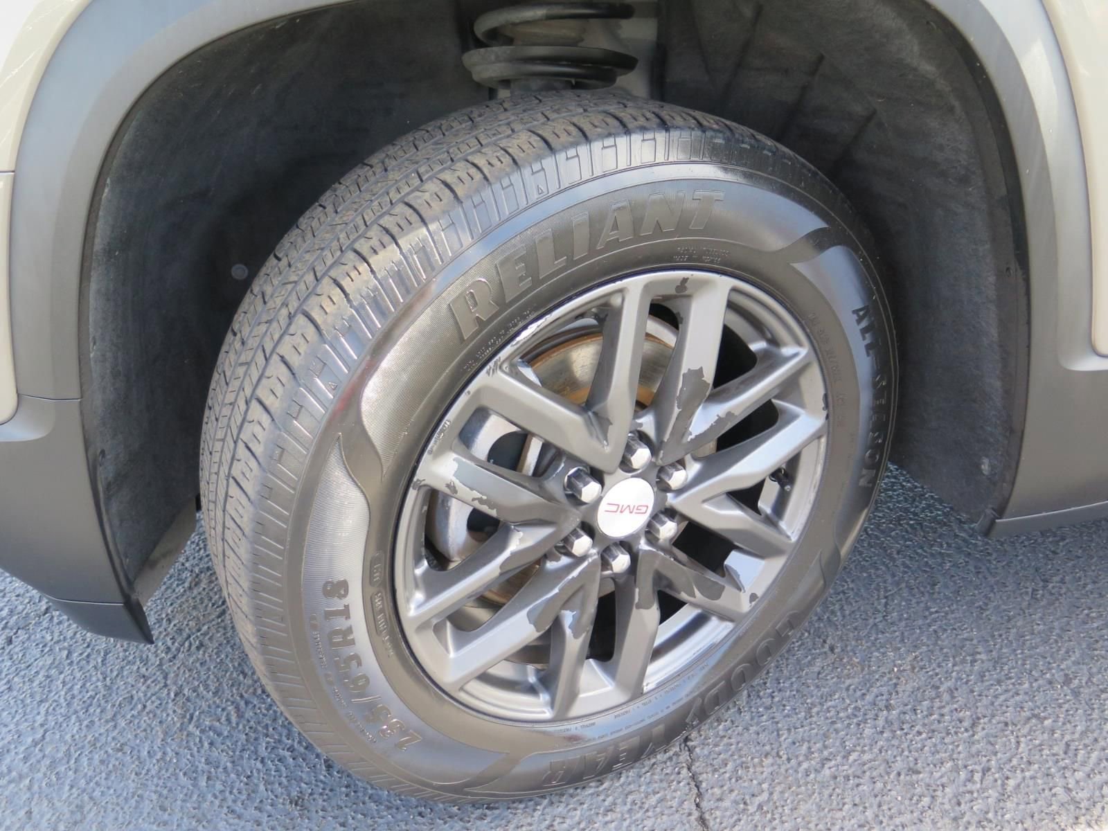 Used 2019 GMC Acadia SLT image 18