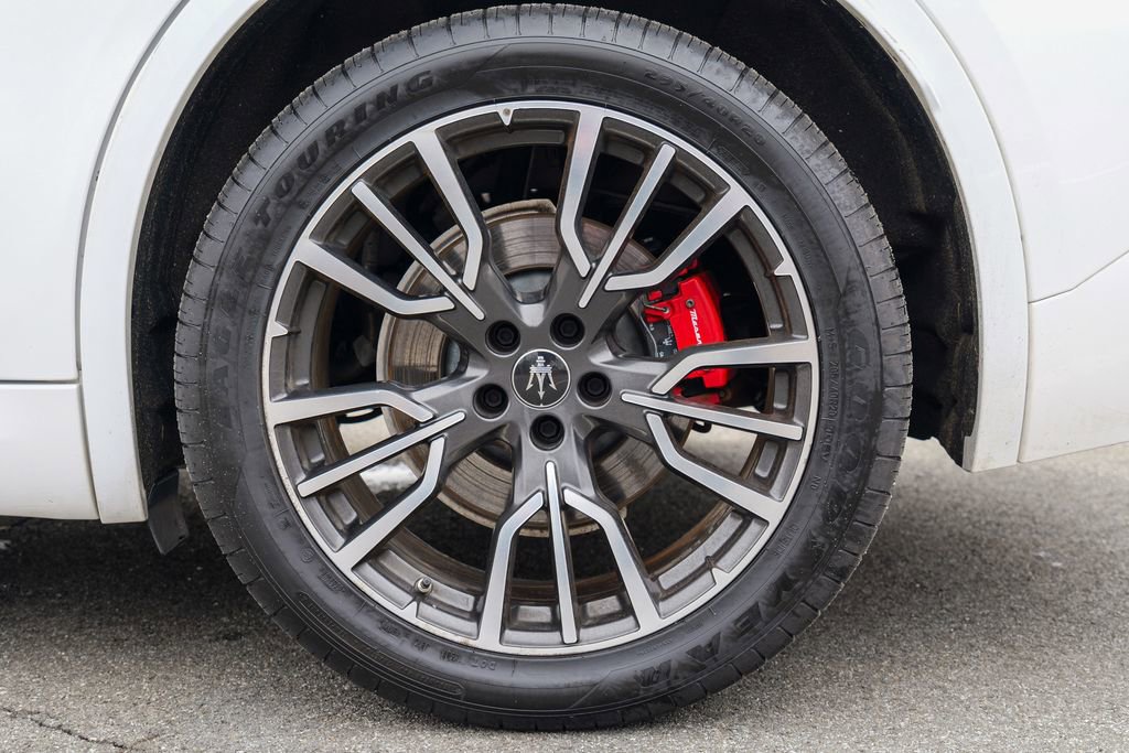 Certified 2023 Maserati Grecale GT image 14