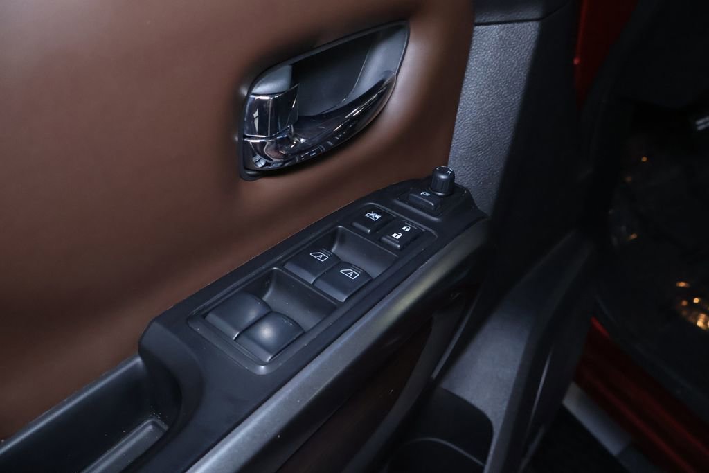 Used 2018 Nissan Titan Platinum Reserve image 12