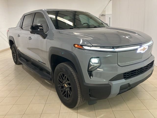 Used 2025 Chevrolet Silverado EV LT image 8