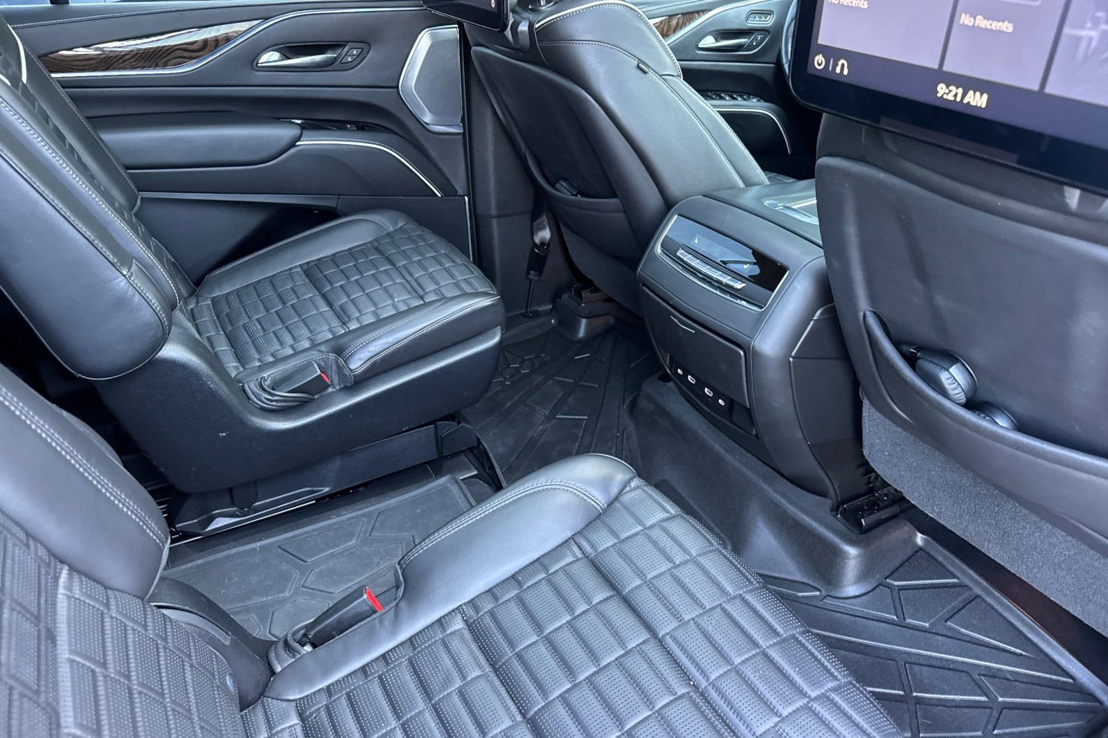 Used 2021 Cadillac Escalade ESV Sport Platinum w/ Heavy-Duty Trailer Package AWD/4WD image 19