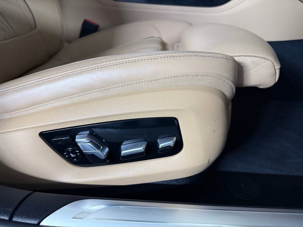 Used 2022 BMW 750i xDrive w/ Executive Package image 31