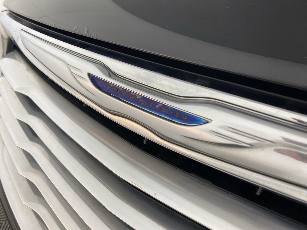 Used 2016 Chrysler Town & Country Touring w/ Driver Convenience Group image 31