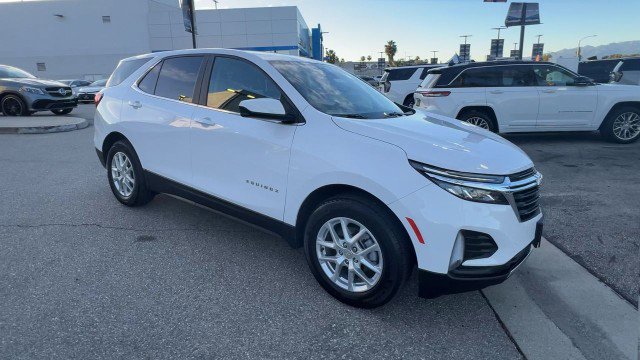 Used 2023 Chevrolet Equinox LT image 2