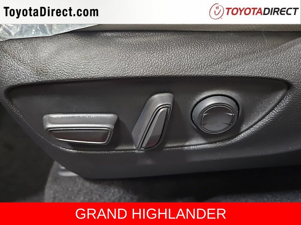New 2026 Toyota Grand Highlander AWD image 13