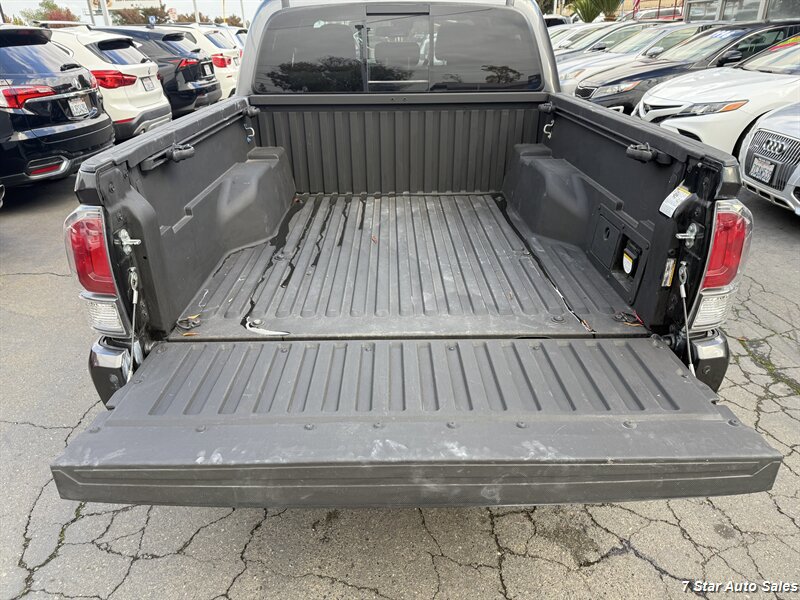 Used 2023 Toyota Tacoma TRD Sport w/ Advanced Technology Package AWD/4WD image 17