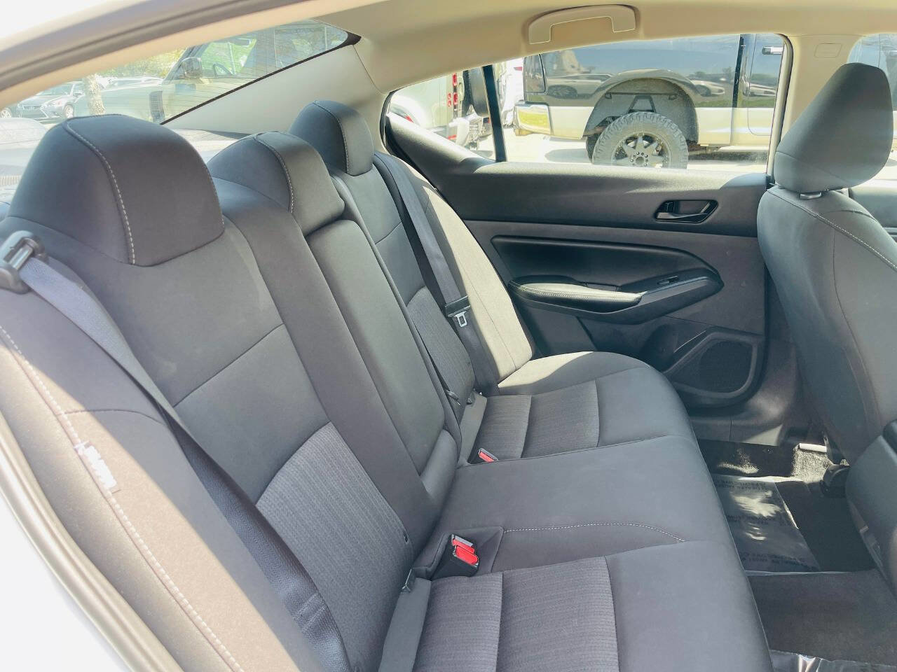 Used 2025 Nissan Altima 2.5 SV image 25