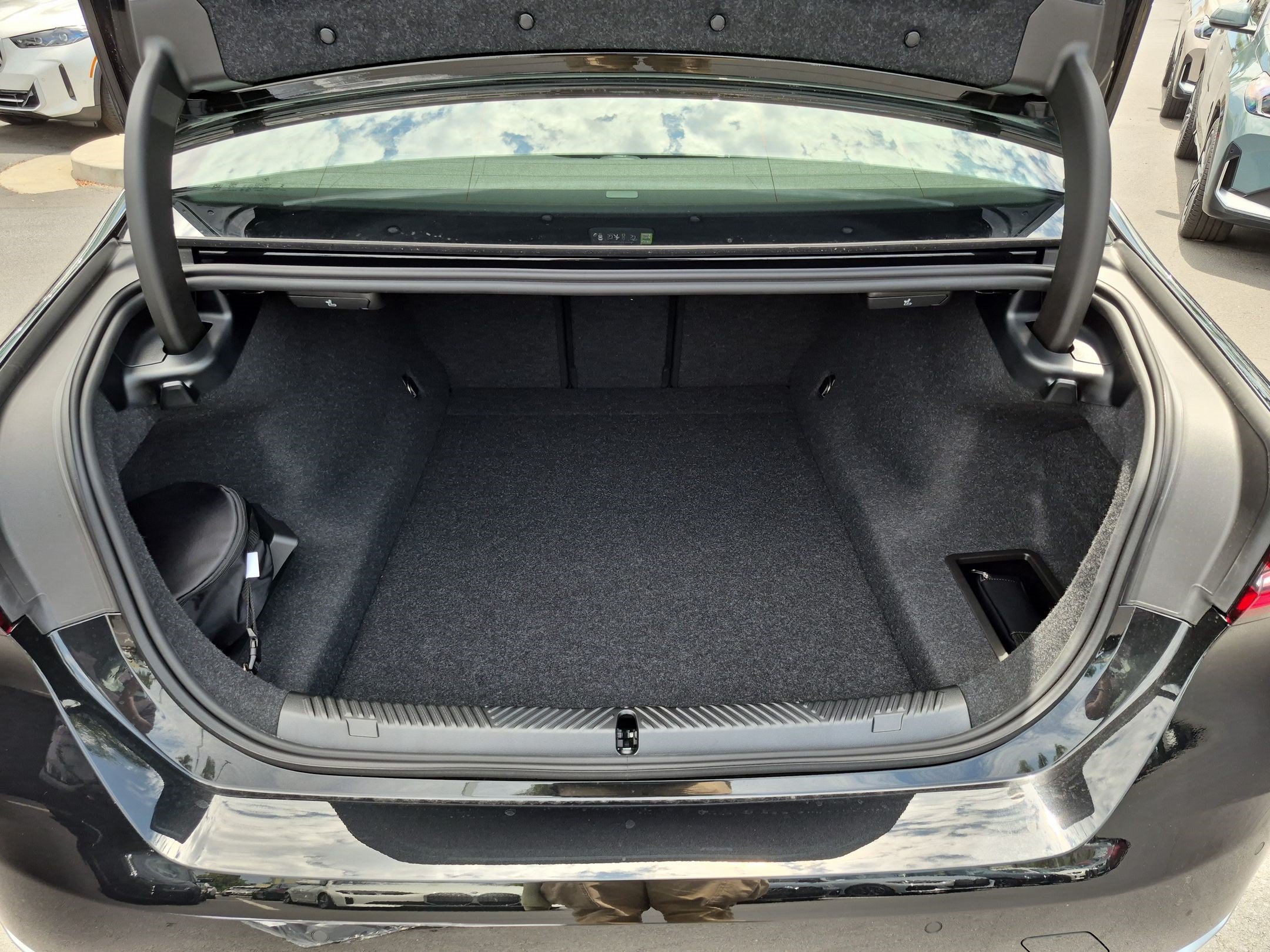 New 2027 BMW 530i w/ Convenience Package RWD image 34