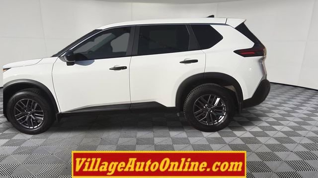 Used 2023 Nissan Rogue S AWD/4WD image 8