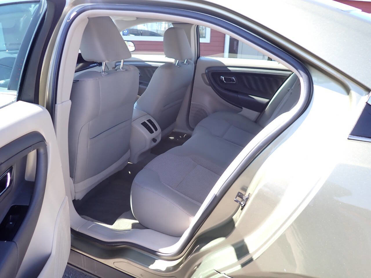 Used 2012 Ford Taurus SEL AWD/4WD image 8