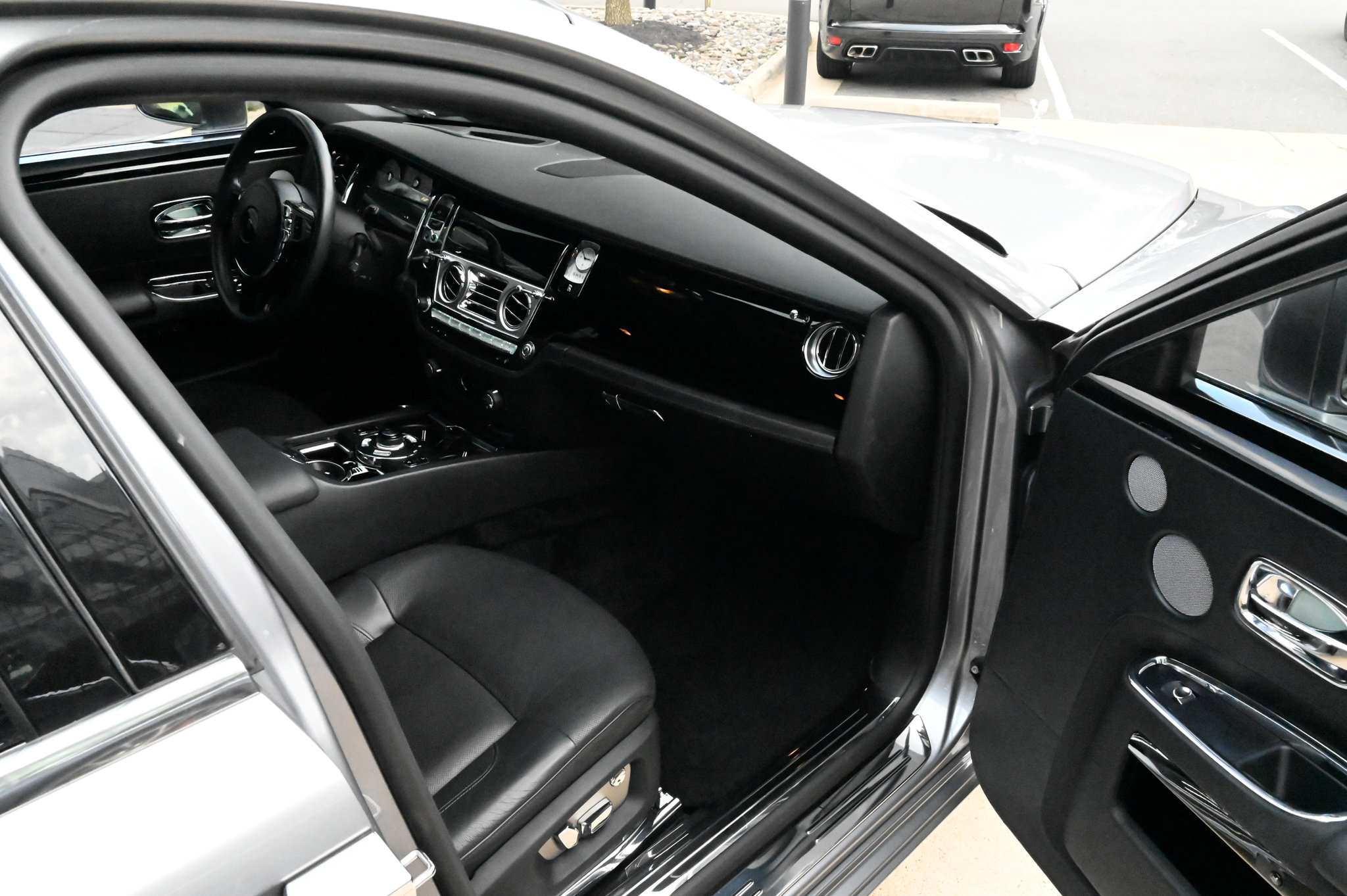 Used 2013 Rolls-Royce Ghost RWD image 18