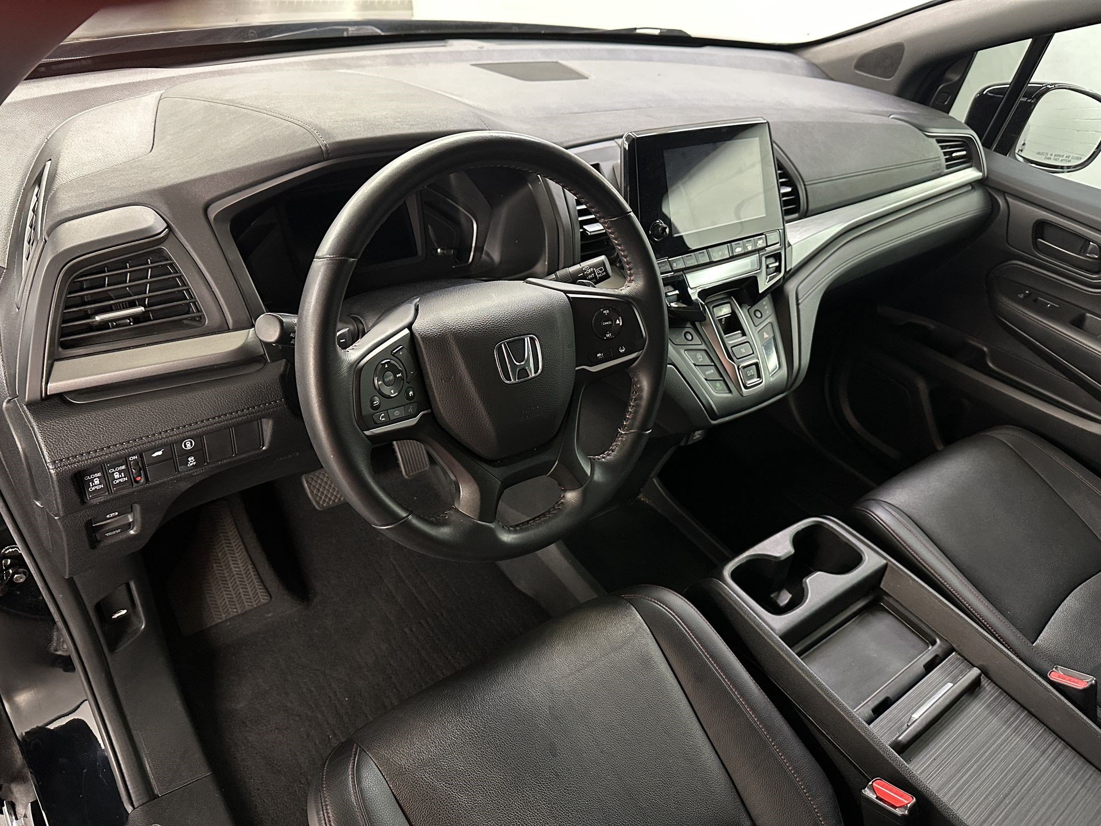 Certified 2024 Honda Odyssey Sport image 4