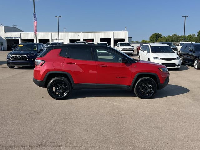 Used 2024 Jeep Compass Trailhawk AWD/4WD image 3
