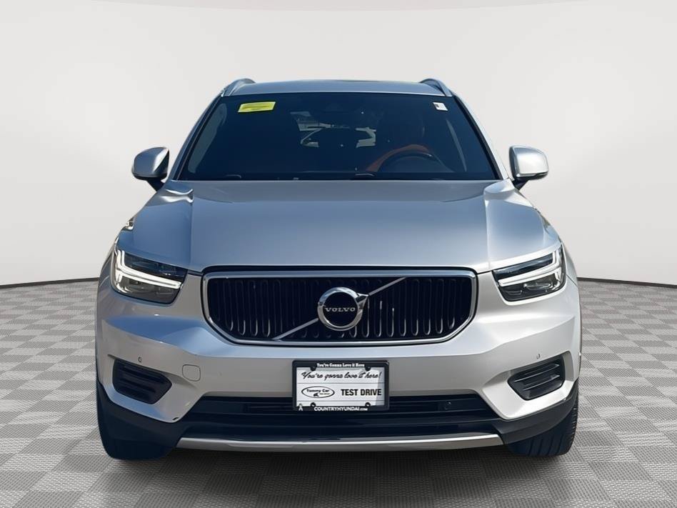 Used 2019 Volvo XC40 T5 Momentum AWD/4WD image 2