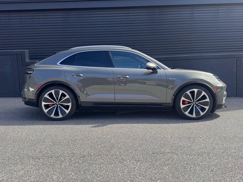 Certified 2024 Porsche Macan Turbo Electric image 11