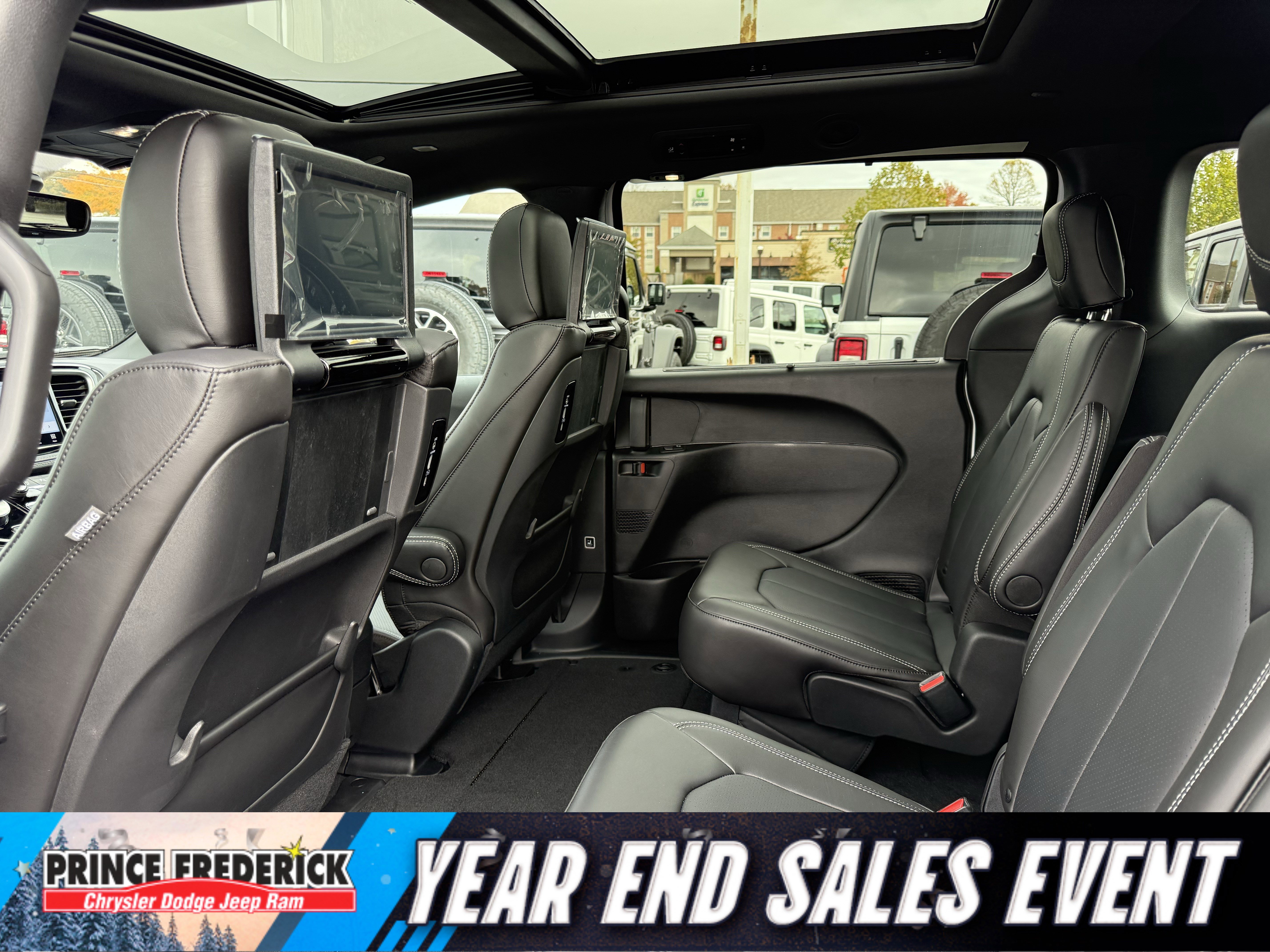 New 2026 Chrysler Pacifica Select image 13