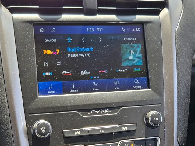 Used 2020 Ford Fusion SEL FWD image 25