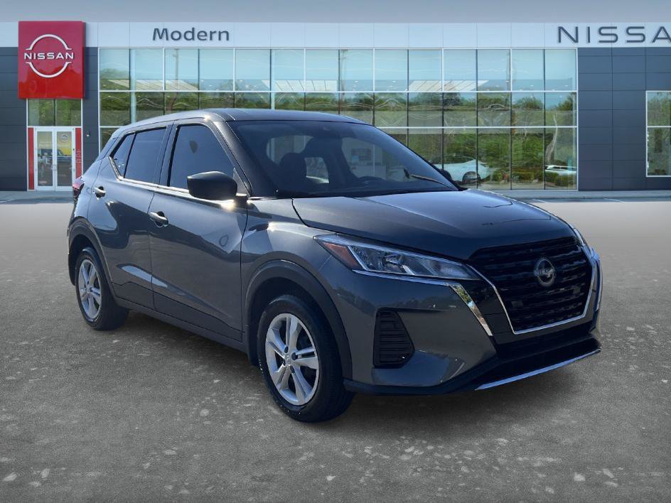 Certified 2025 Nissan Kicks Play S FWD image 3