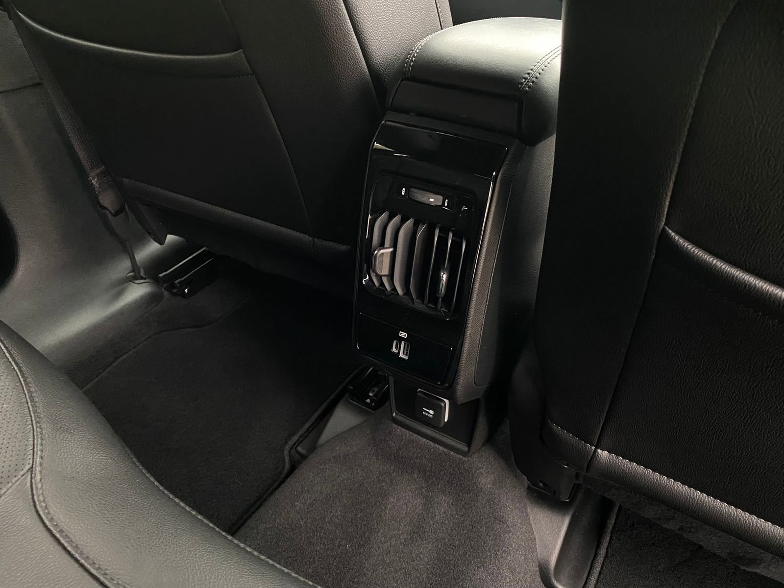 Used 2024 Jeep Compass Limited w/ High Altitude Package image 29