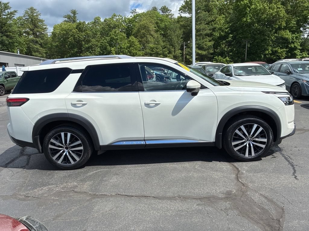 Certified 2024 Nissan Pathfinder Platinum w/ Cargo Package AWD/4WD image 8