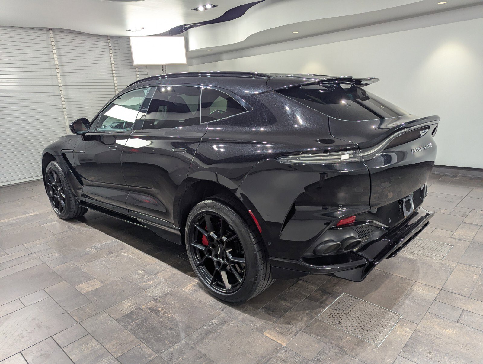 Used 2023 Aston Martin DBX 707 image 2